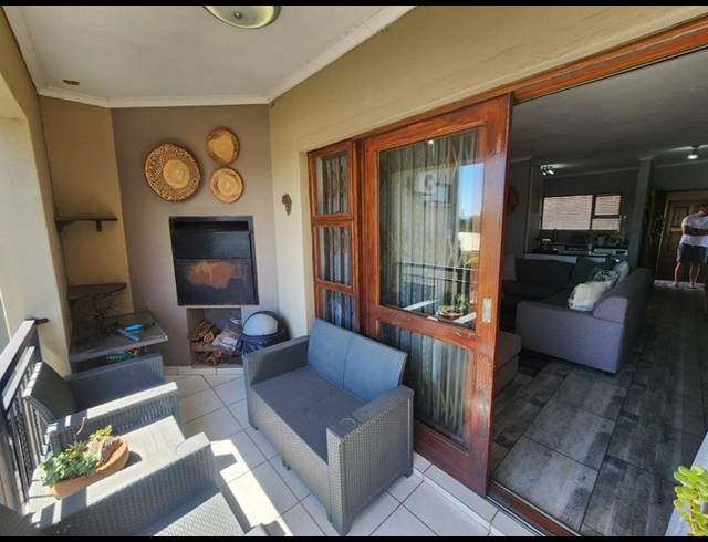 2 BEDROOM TOWNHOUSE FOR SALE IN MEYERSDAL